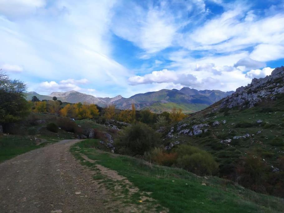 Апартаменты Duplex El Refugio De Porma Пуэбла-де-Лильо Экстерьер фото