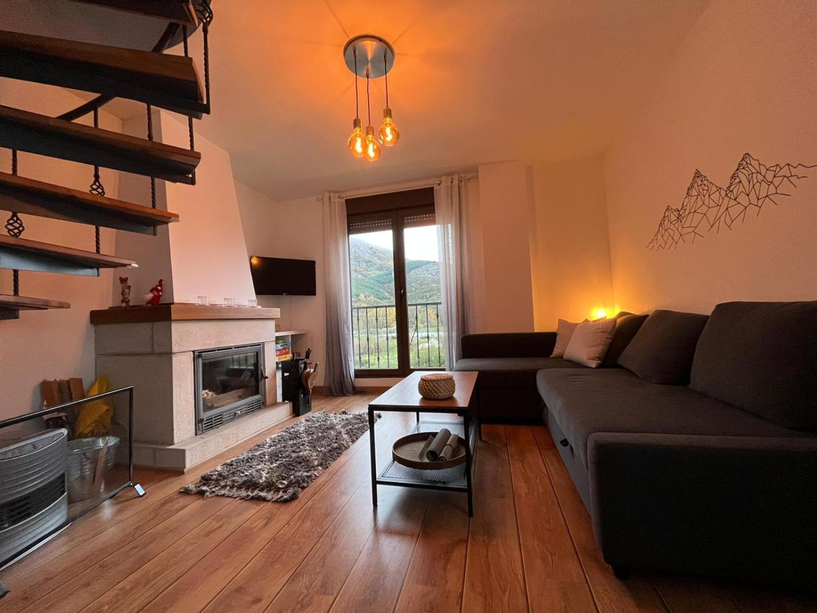 Апартаменты Duplex El Refugio De Porma Пуэбла-де-Лильо Экстерьер фото